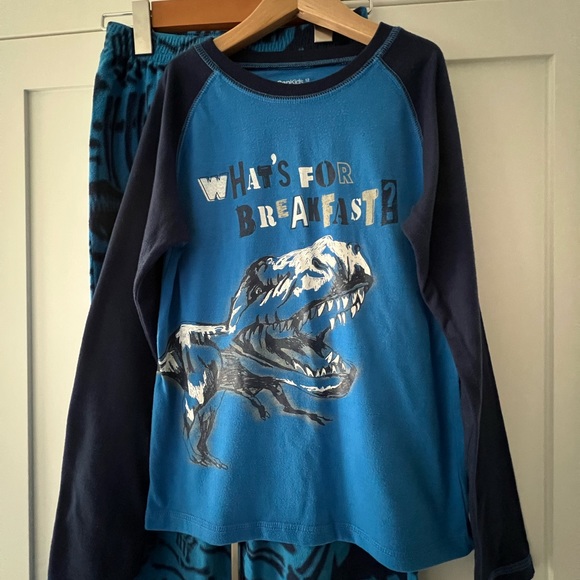 Gap boy’s Dinosaur fleece pj set - Picture 2 of 7